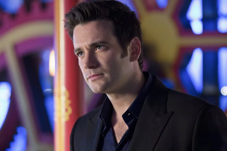 colin-donnell-as-tommy-merlyn:
